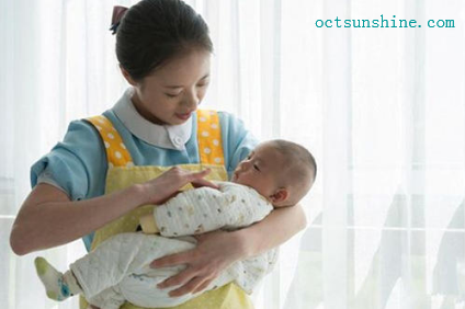 照顧寶寶的住家保姆 照顧寶寶的住家保姆