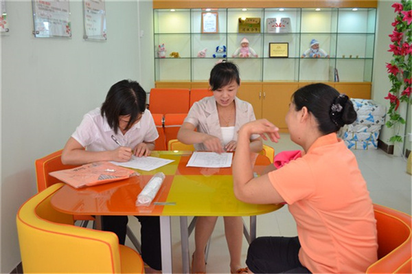 坐月子為什么要請月嫂 - 月子里是婆婆照顧還是找月嫂(圖4) 坐月子為什么要請月嫂 - 月子里是婆婆照顧還是找月嫂(圖4)