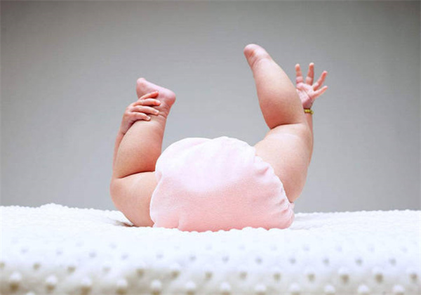 北京專(zhuān)業(yè)的育兒嫂公司推薦十月陽(yáng)光_育兒嫂的工作內(nèi)容有哪些(圖2) 北京專(zhuān)業(yè)的育兒嫂公司推薦十月陽(yáng)光_育兒嫂的工作內(nèi)容有哪些(圖2)