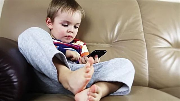 如何選擇適合自己家庭的育兒嫂——寶寶年齡的考慮(圖1) 如何選擇適合自己家庭的育兒嫂——寶寶年齡的考慮(圖1)